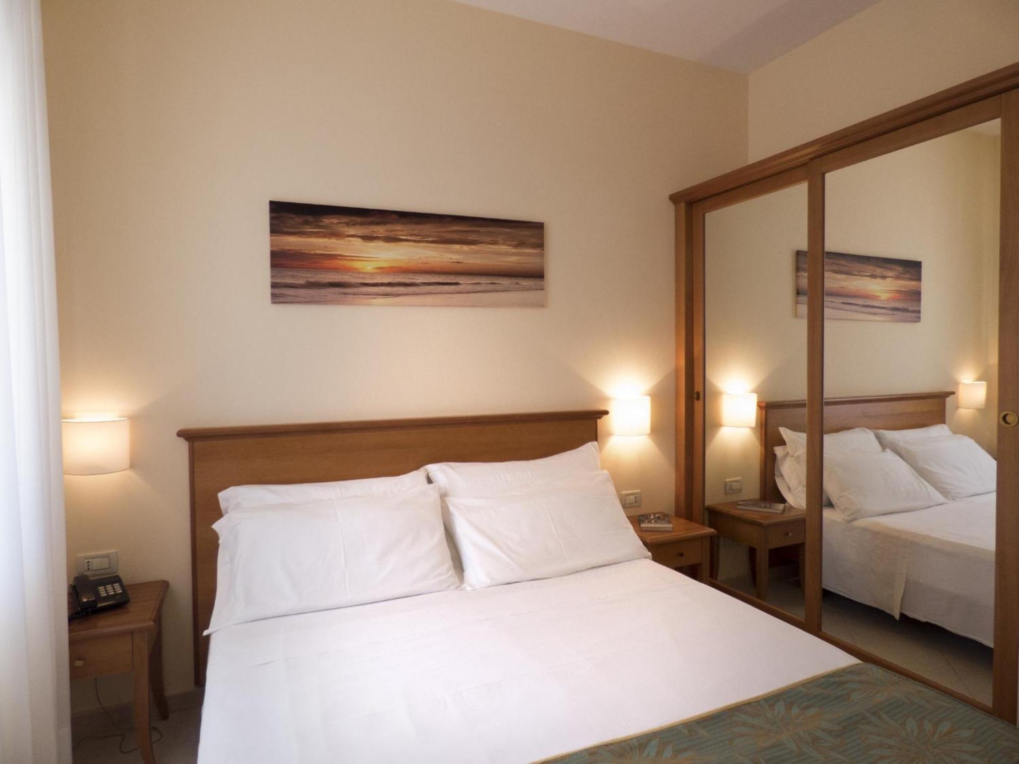 Hotel Tirreno Parghelia Zewnętrze zdjęcie